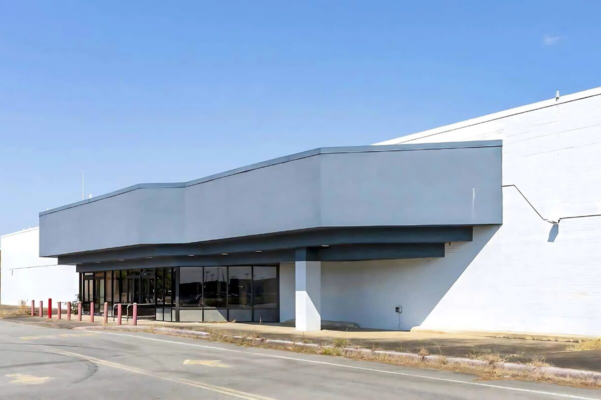 Former Walmart Box – Pine Bluff, AR